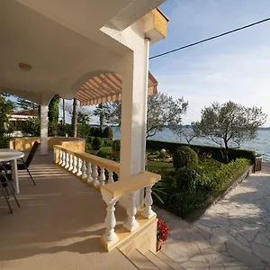  Ferienhaus House Petar 1